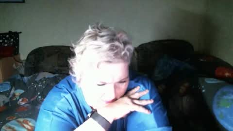 Snapshot of lanacat555 chatting on 10/09/25, 12:08 lanacat555 online show from 10/09/25, 12:08