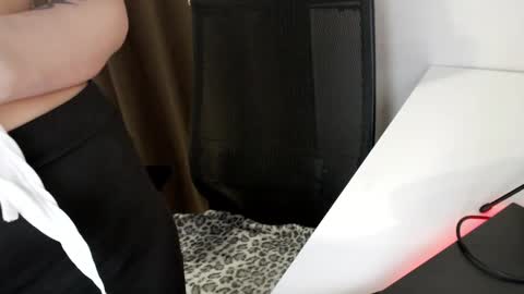 LanaDreamX online show from 04/09/26, 05:29