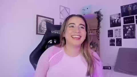 Snapshot of lanaherondale_ chatting on 09/18/25, 10:01 lanaherondale_ online show from 09/18/25, 10:01