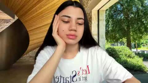 Lana online show from 09/11/25, 10:04