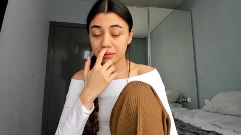 Lana online show from 11/21/25, 12:37