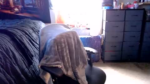 Snapshot of lanaluxxe4 chatting on 02/10/26, 05:06 lanaluxxe4 online show from 02/10/26, 05:06