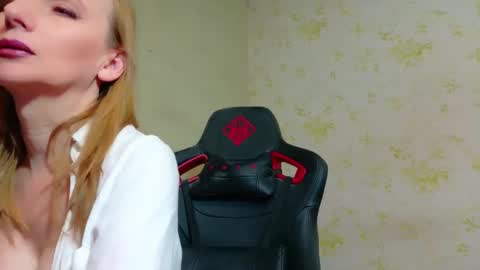 Lana online show from 12/31/24, 05:18