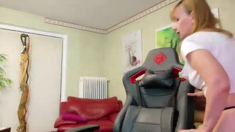 Lana online show from 01/06/25, 06:31