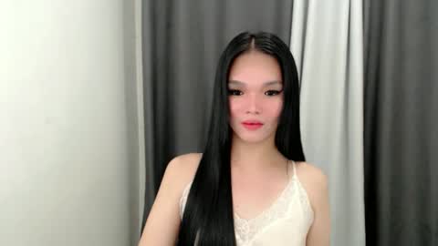 lanawyatt_ online show from 10/30/25, 01:12