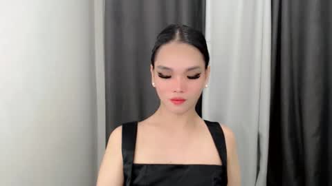 lanawyatt_ online show from 11/12/25, 05:57