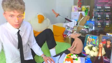 Snapshot of landel_boy chatting on 02/16/26, 09:33 Lanny online show from 02/16/26, 09:33