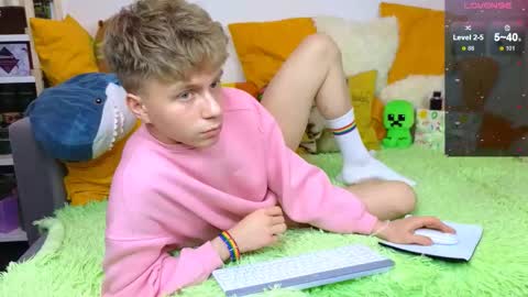 Snapshot of landel_boy chatting on 03/21/26, 05:16 Lanny online show from 03/21/26, 05:16