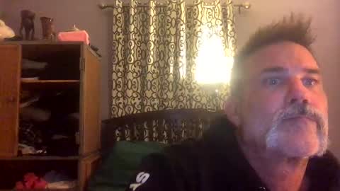 Snapshot of landlord1612 chatting on 11/04/25, 04:44 landlord1612 online show from 11/04/25, 04:44