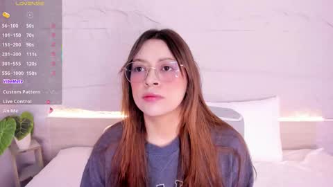 Snapshot of lanna_18_ chatting on 12/20/25, 11:28 Lanna online show from 12/20/25, 11:28