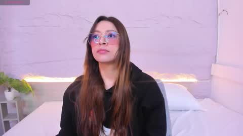 Snapshot of lanna_18_ chatting on 01/15/26, 11:48 Lanna online show from 01/15/26, 11:48