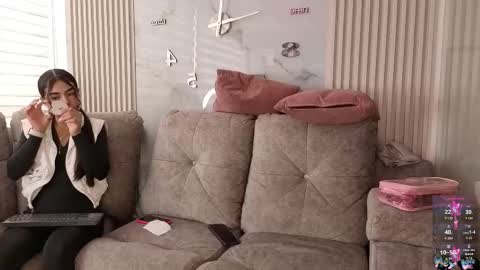 lanna_as online show from 10/09/25, 02:04