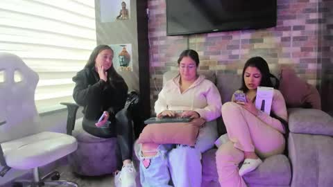 lanna_as online show from 02/17/26, 02:02