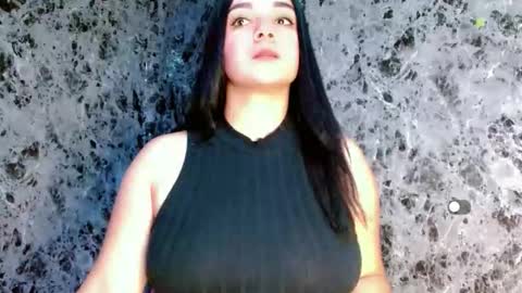 Snapshot of lanna_belle28 chatting on 03/24/26, 02:44 Lanna online show from 03/24/26, 02:44