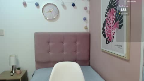 Lanna online show from 11/05/25, 01:11