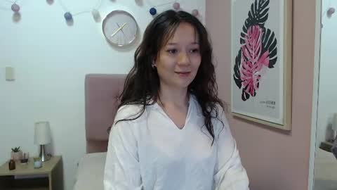 Snapshot of lanna_mills chatting on 06/23/26, 01:31 Lanna online show from 06/23/26, 01:31