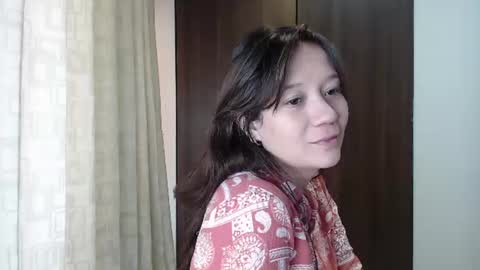 Snapshot of lanna_mills chatting on 06/24/26, 01:21 Lanna online show from 06/24/26, 01:21