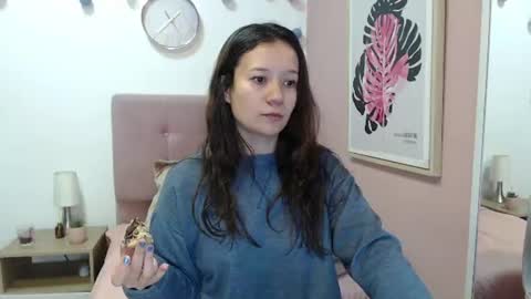 Snapshot of lanna_mills chatting on 07/17/26, 01:18 Lanna online show from 07/17/26, 01:18