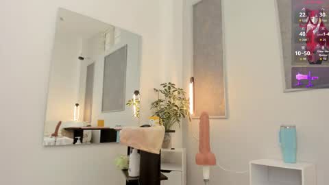 Lanna miley Russo  online show from 12/23/25, 08:45