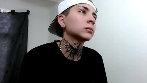 Snapshot of lannie_gonzales chatting on 03/05/25, 12:33 LANNIE   online show from 03/05/25, 12:33