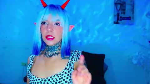 Snapshot of lannie_gonzales chatting on 09/13/25, 08:08 LANNIE   online show from 09/13/25, 08:08