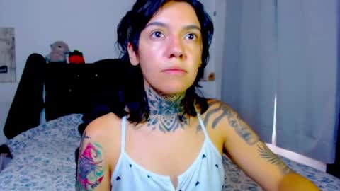 Snapshot of lannie_gonzaless chatting on 06/01/26, 03:58 LANNIE Special show when it reaches 10000 flowers online show from 06/01/26, 03:58