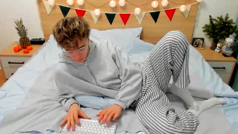 Fandi online show from 01/04/25, 02:25