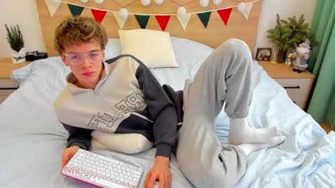 Fandi online show from 01/15/25, 08:51