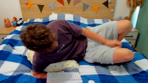 Fandi online show from 04/02/26, 06:44