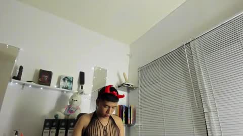 laparis19 online show from 05/07/26, 06:46