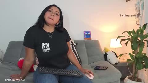 Snapshot of lara1__ chatting on 02/19/26, 01:12 Lara online show from 02/19/26, 01:12