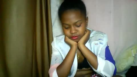 Snapshot of lara_belle chatting on 05/15/26, 11:56 lara_belle online show from 05/15/26, 11:56