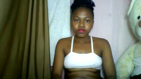 Snapshot of lara_belle chatting on 05/18/26, 07:20 lara_belle online show from 05/18/26, 07:20