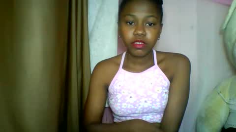 Snapshot of lara_belle chatting on 05/20/26, 02:29 lara_belle online show from 05/20/26, 02:29