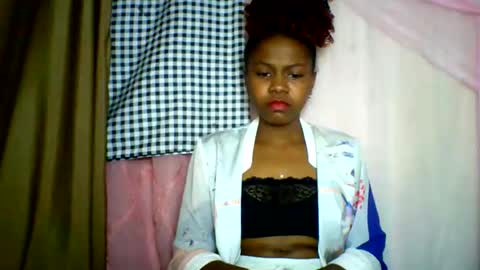 Snapshot of lara_belle chatting on 06/01/26, 08:32 lara_belle online show from 06/01/26, 08:32