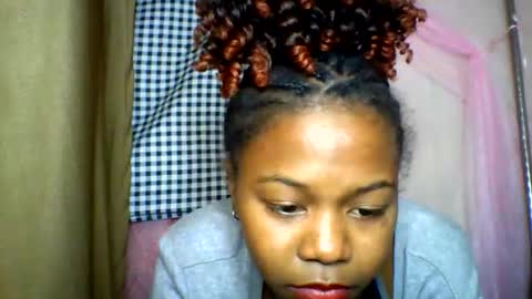 Snapshot of lara_belle chatting on 06/10/26, 04:50 lara_belle online show from 06/10/26, 04:50