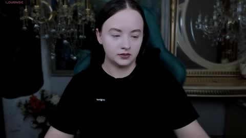 Snapshot of lara_benson_ chatting on 11/27/25, 10:50 lara_benson_ online show from 11/27/25, 10:50