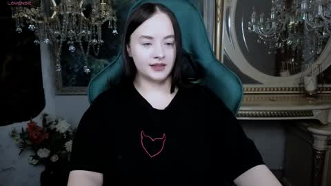 Snapshot of lara_benson_ chatting on 11/29/25, 10:51 lara_benson_ online show from 11/29/25, 10:51