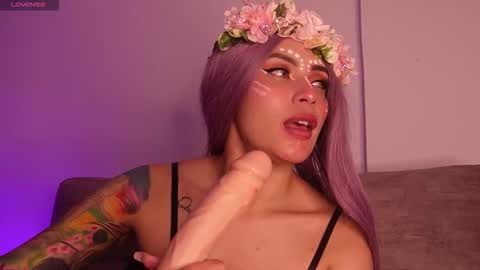 Lara online show from 10/30/25, 11:49