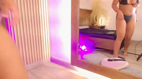 lara_curly online show from 04/20/26, 10:51