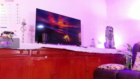 Hello Guys I am Lara Giraldo  WELCOME To my room online show from 05/28/26, 12:41