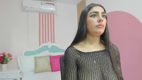 lara_love__ online show from 05/01/26, 03:27