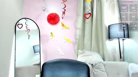      700  200   online show from 02/15/25, 06:23