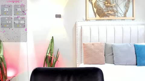      700  200   online show from 11/12/25, 07:57