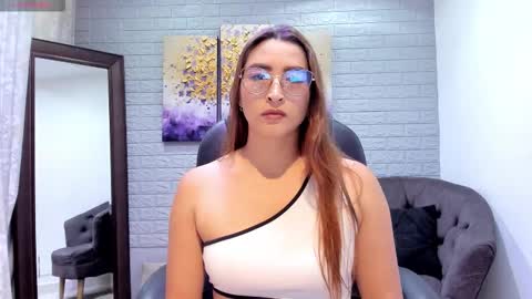      700  200   online show from 02/16/26, 07:32