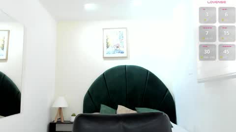      700  200   online show from 04/10/26, 07:51