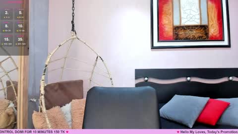 Snapshot of lara_martin chatting on 06/08/26, 05:35 700 200 online show from 06/08/26, 05:35