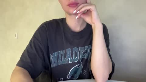 Lara Neon online show from 10/10/25, 02:27