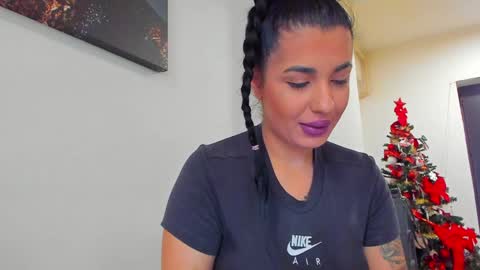 Lara online show from 12/06/24, 07:43