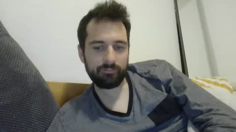 laraaan online show from 10/26/25, 10:15